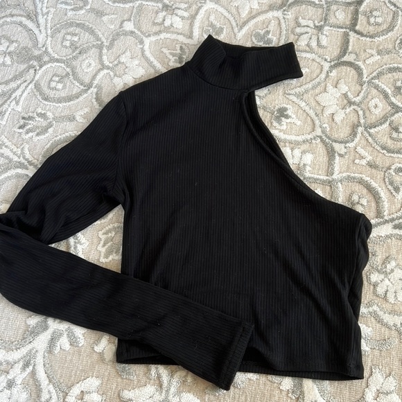 Garage One Sleeve Turtle Neck Top - Picture 2 of 3
